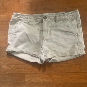 Khaki Midi American Eagle Shorts